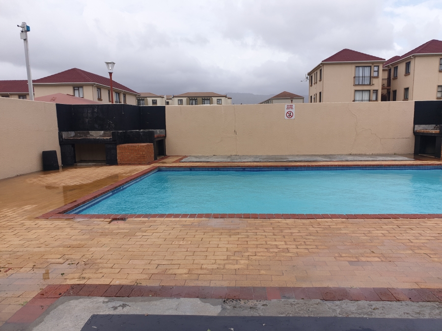 2 Bedroom Property for Sale in Guldenland Western Cape